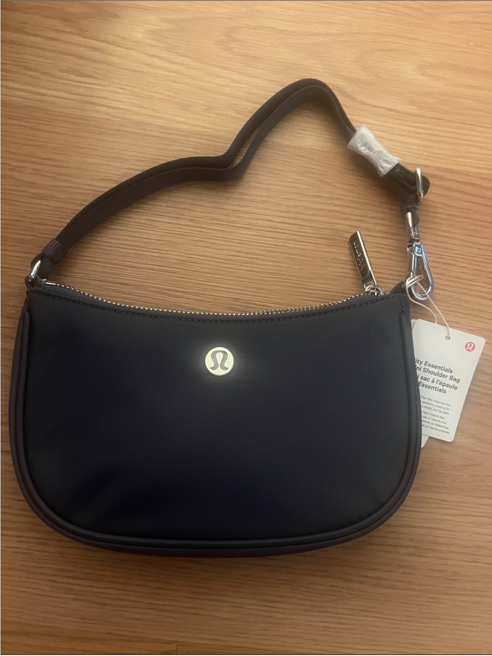 VIRAL🚨NWT LULULEMON CITY ESSENTIALS MINI SHOULDER BAG ADJUSTABLE🚨